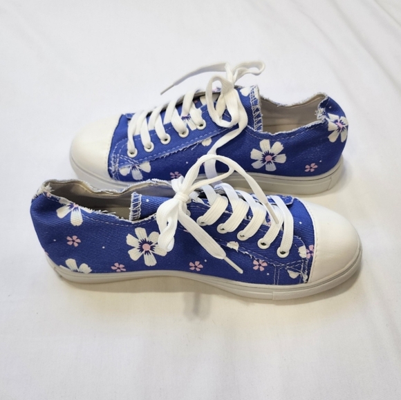 Floral Canvas Sneakers Women’s 10.5 Light Blue Low Top Lace Up Casual Shoes - Picture 5 of 9